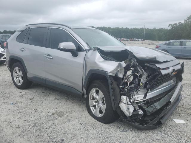 2T3P1RFV3MW195693 - 2021 TOYOTA RAV4 XLE SILVER photo 4