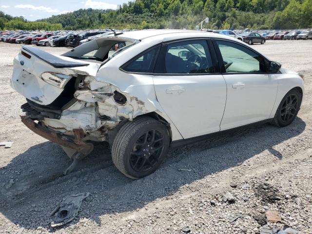 1FADP3F29FL245786 - 2015 FORD FOCUS SE WHITE photo 3