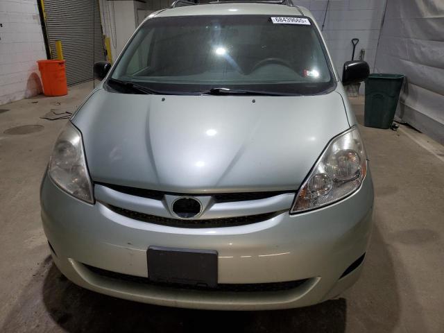 5TDBK23CX9S027351 - 2009 TOYOTA SIENNA LE GREEN photo 5