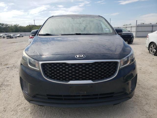 KNDMB5C19G6151410 - 2016 KIA SEDONA LX GRAY photo 5