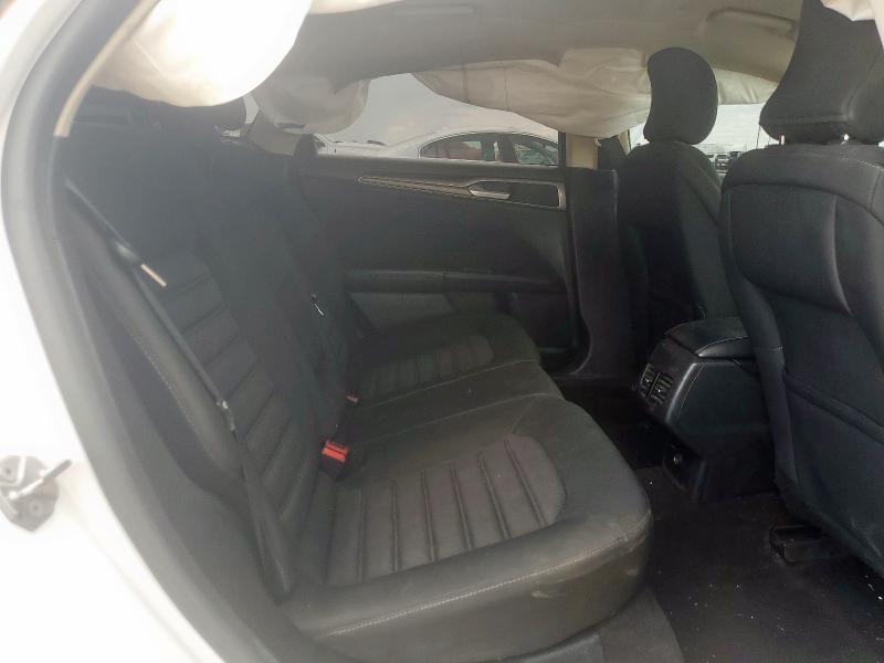 3FA6P0LU0KR225287 - 2019 FORD FUSION SE 白色 照片 10