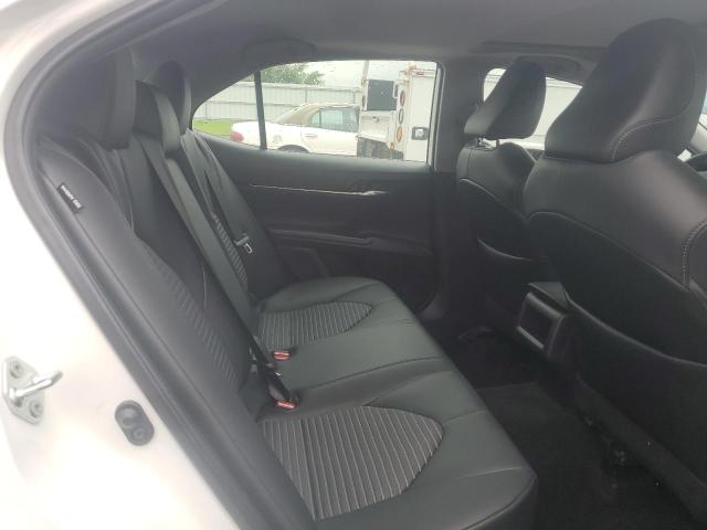 4T1T11BK9MU029747 - 2021 TOYOTA CAMRY SE WHITE photo 10