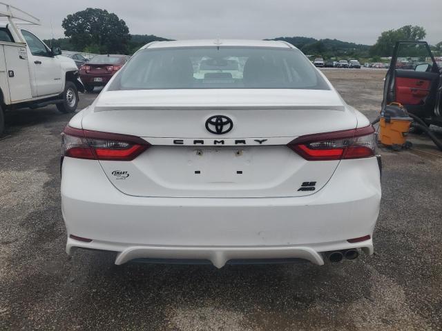 4T1T11BK9MU029747 - 2021 TOYOTA CAMRY SE WHITE photo 6