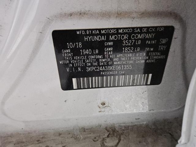 3KPC24A38KE061355 - 2019 HYUNDAI ACCENT SE Weiß Foto 12