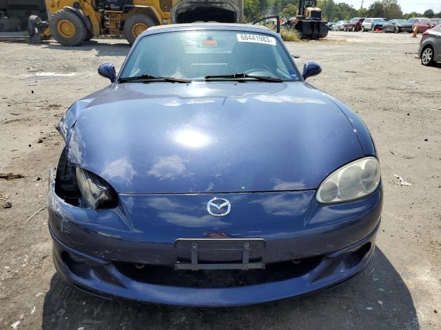 JM1NB353720222915 - 2002 MAZDA MX-5 MIATA BASE BLUE photo 5