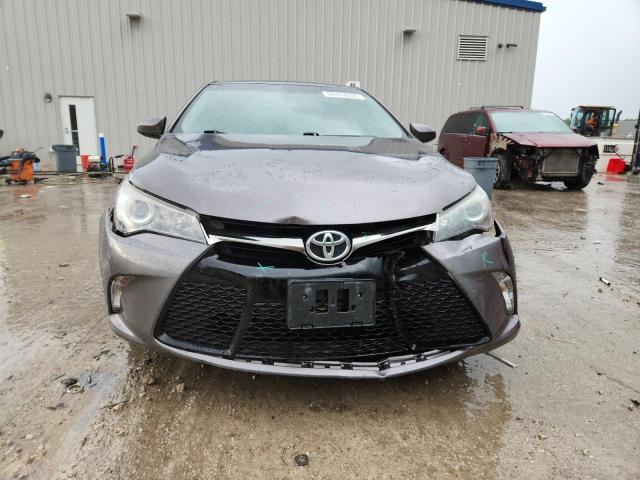 4T1BF1FKXHU351357 - 2017 TOYOTA CAMRY LE GRAY photo 5