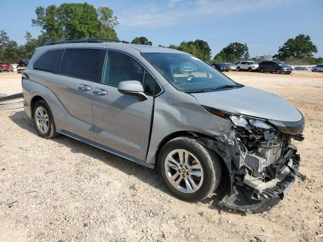 5TDASKFC5NS042826 - 2022 TOYOTA SIENNA XLE GRAY photo 4