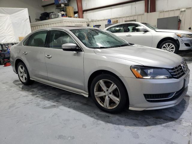 1VWBN7A34DC070727 - 2013 VOLKSWAGEN PASSAT SE 银色 照片 4