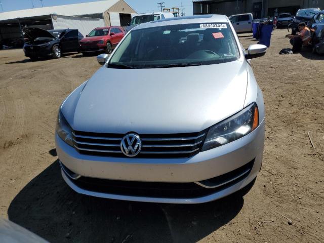 1VWBH7A38DC113537 - 2013 VOLKSWAGEN PASSAT SE SILVER photo 5