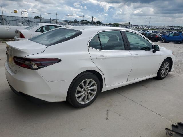 4T1R11AK2PU746197 - 2023 TOYOTA CAMRY LE WHITE photo 3