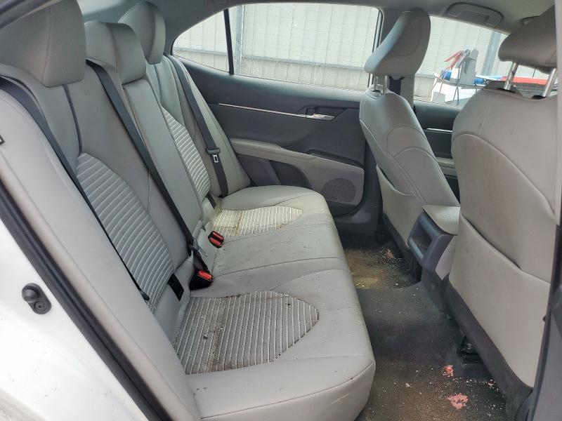 4T1G11AK0NU059434 - 2022 TOYOTA CAMRY SE WHITE photo 10