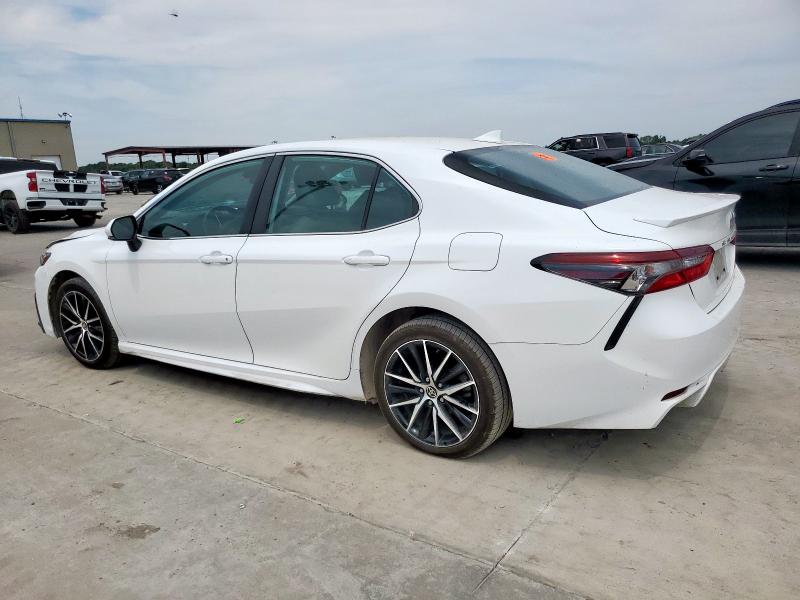 4T1G11AK0NU059434 - 2022 TOYOTA CAMRY SE WHITE photo 2