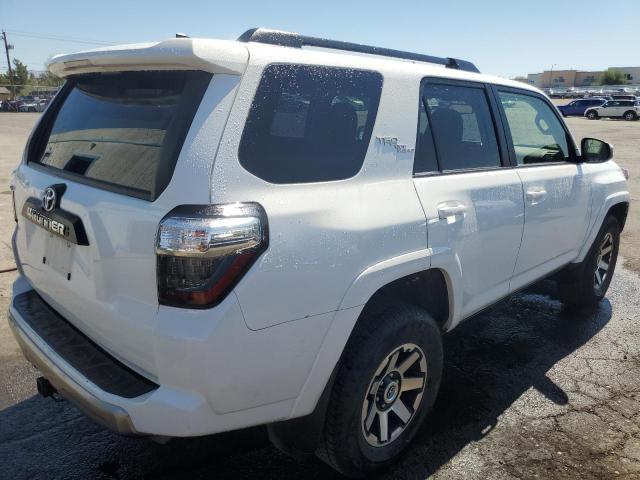 JTEPU5JR3P6093807 - 2023 TOYOTA 4RUNNER SE WHITE photo 3