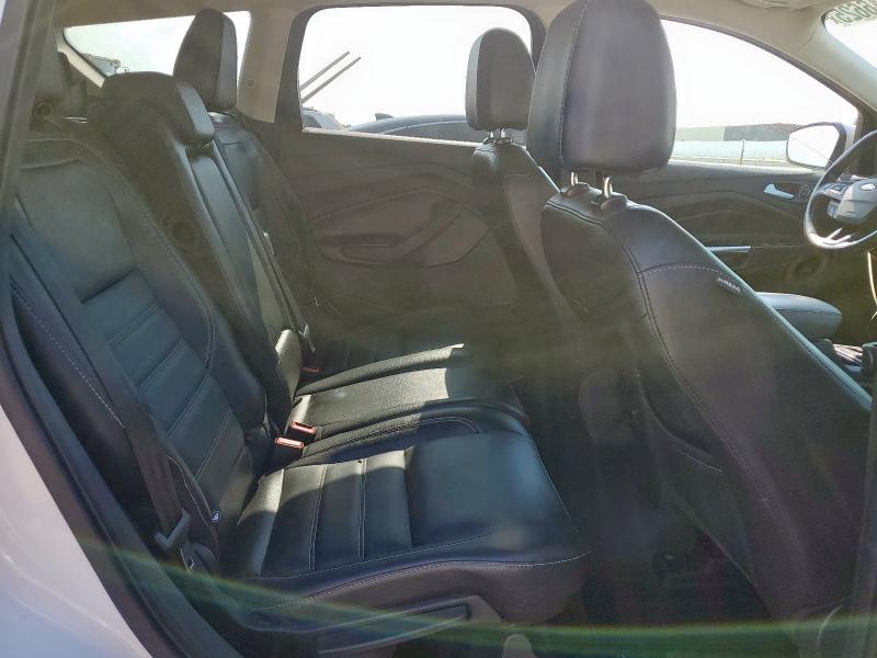 1FMCU0J9XHUD11935 - 2017 FORD ESCAPE TITANIUM WHITE photo 10