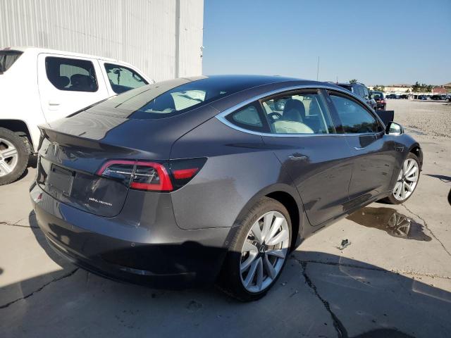 5YJ3E1EB2JF188408 - 2018 TESLA MODEL 3 CHARCOAL photo 3