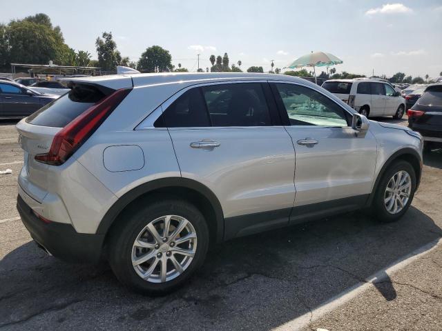 1GYAZAR46MF003049 - 2021 CADILLAC XT4 LUXURY SILVER photo 3