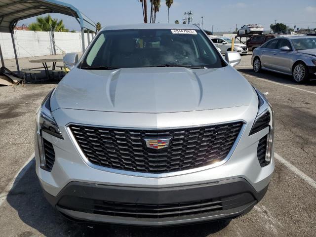 1GYAZAR46MF003049 - 2021 CADILLAC XT4 LUXURY SILVER photo 5