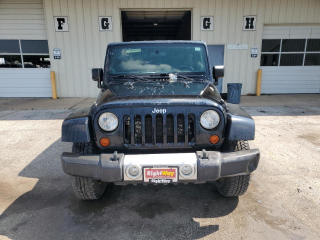 1C4BJWEG1CL179988 - 2012 JEEP WRANGLER UNLIMITED SAHARA შავი ფოტო 5