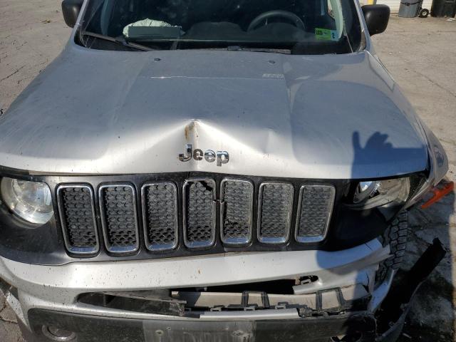 ZACNJBAB3KPK61759 - 2019 JEEP RENEGADE SPORT 银色 照片 12