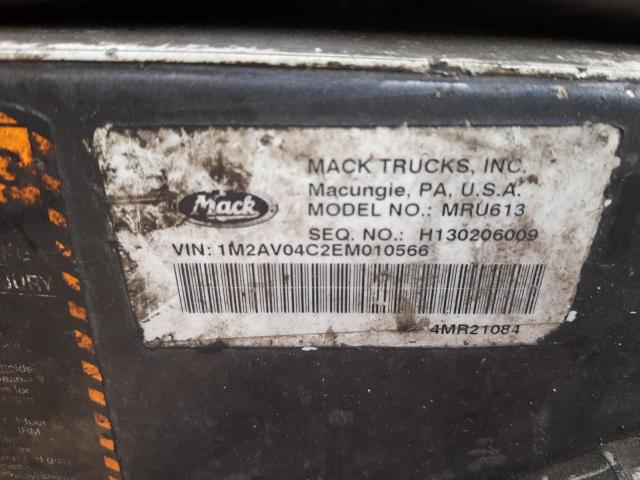 1M2AV04C2EM010566 - 2014 MACK 600 MRU600 BLACK photo 10