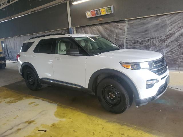 1FMSK8DH5NGB19433 - 2022 FORD EXPLORER XLT WHITE photo 4