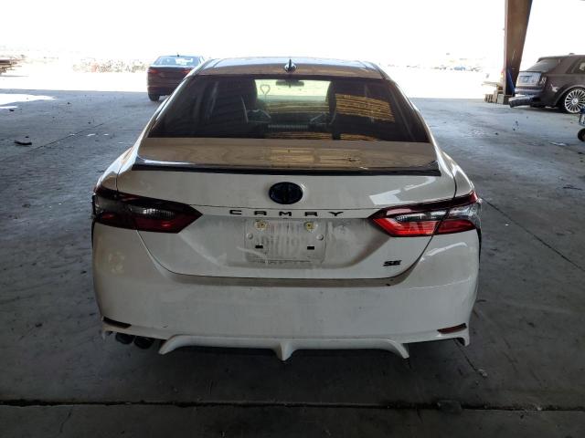 4T1G31AK9PU051006 - 2023 TOYOTA CAMRY SE NIGHT SHADE WHITE photo 6