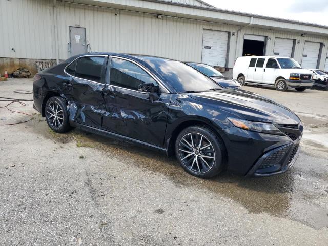 4T1G11AK8NU700801 - 2022 TOYOTA CAMRY SE 黑色 照片 4