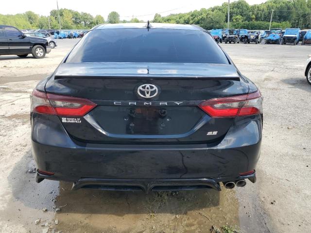 4T1G11AK8NU700801 - 2022 TOYOTA CAMRY SE 黑色 照片 6