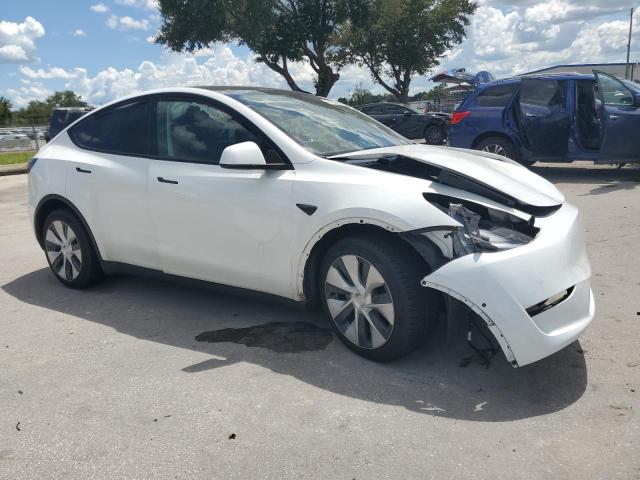 5YJYGAEE9MF208815 - 2021 TESLA MODEL Y WHITE photo 4