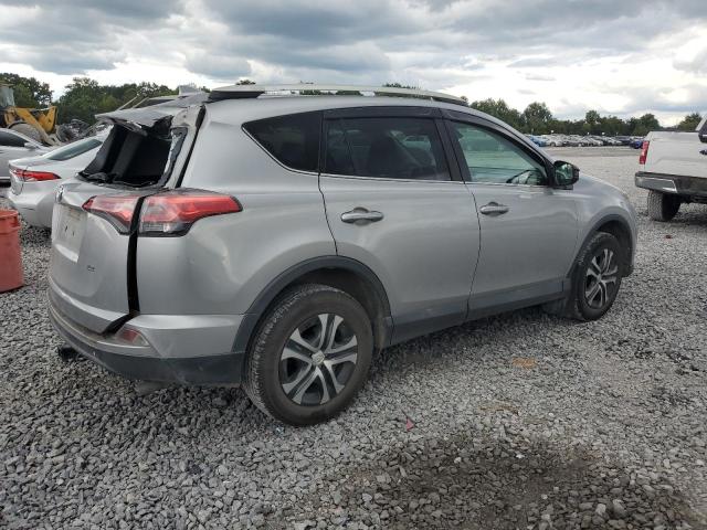 2T3ZFREV3JW433629 - 2018 TOYOTA RAV4 LE Մոխրագույն լուսանկար 3