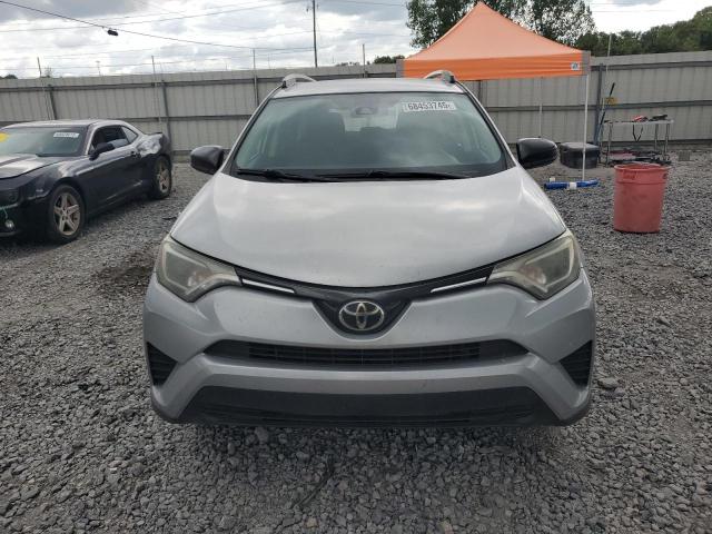 2T3ZFREV3JW433629 - 2018 TOYOTA RAV4 LE Մոխրագույն լուսանկար 5