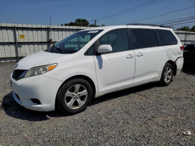 2011 TOYOTA SIENNA LE, 