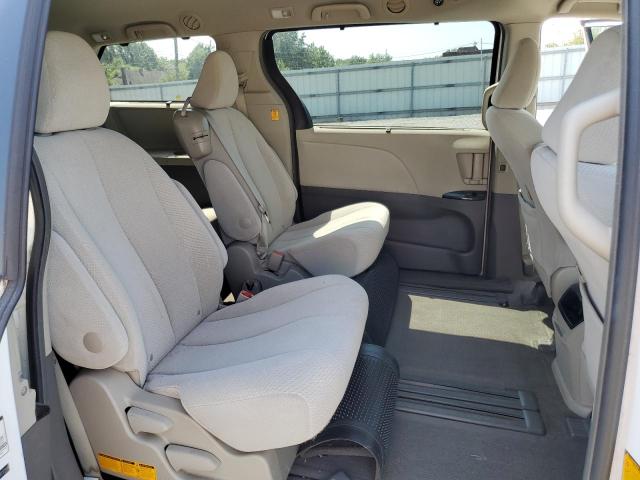 5TDKK3DCXBS173498 - 2011 TOYOTA SIENNA LE თეთრი ფოტო 11