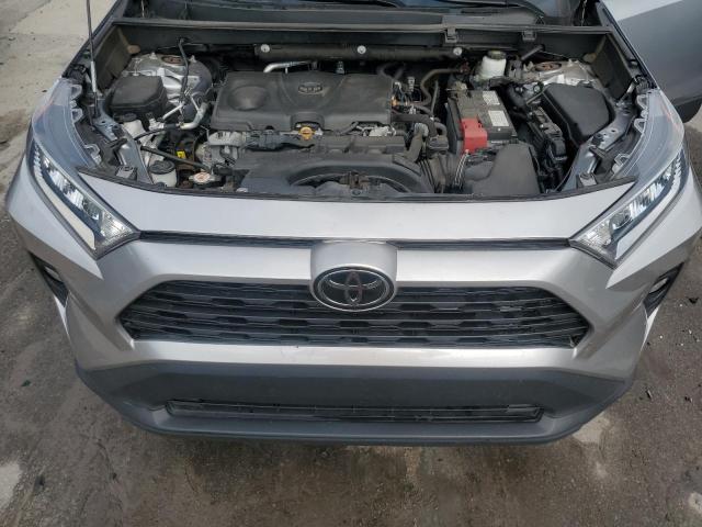2T3P1RFV7LC132533 - 2020 TOYOTA RAV4 XLE SILVER photo 11