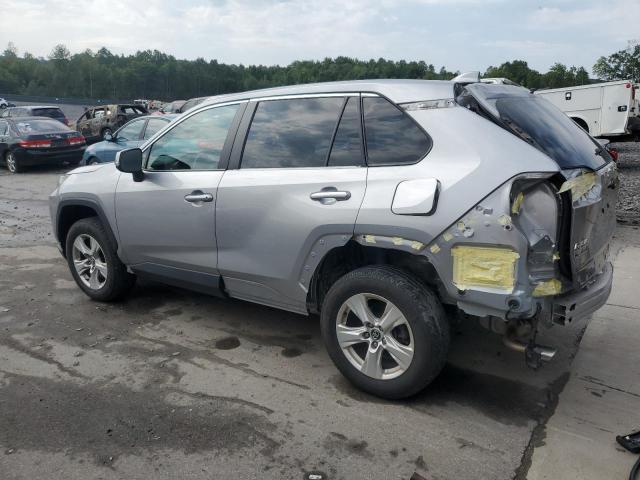 2T3P1RFV7LC132533 - 2020 TOYOTA RAV4 XLE SILVER photo 2