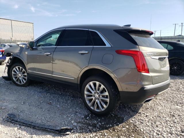 1GYKNGRS6JZ139502 - 2018 CADILLAC XT5 PLATINUM GRAY photo 2