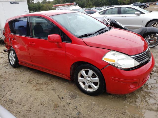 3N1BC13EX8L414353 - 2008 NISSAN VERSA S RED photo 4