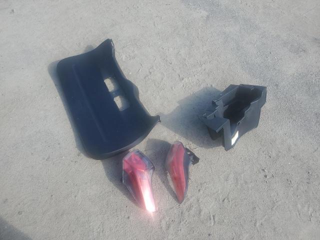 JTMBFREV4JD250576 - 2018 TOYOTA RAV4 LE 白色 照片 13