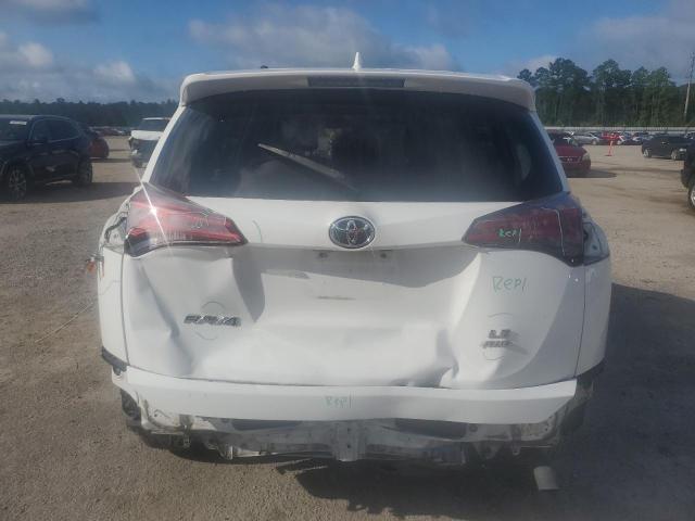 JTMBFREV4JD250576 - 2018 TOYOTA RAV4 LE 白色 照片 6
