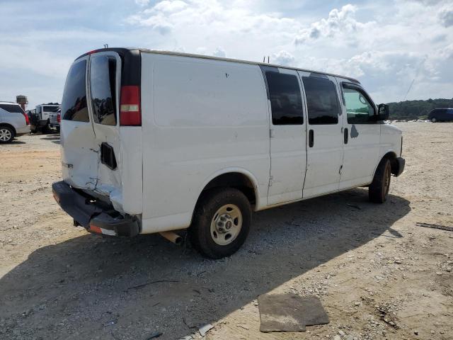 1GTGG25VX71217022 - 2007 GMC SAVANA G2500 WHITE photo 3