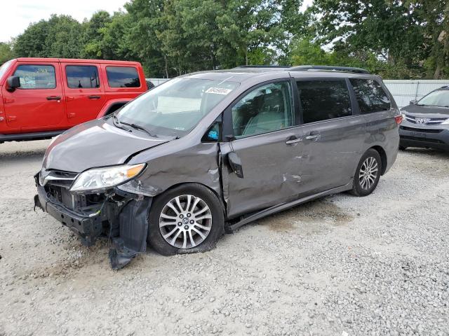 2020 TOYOTA SIENNA XLE, 