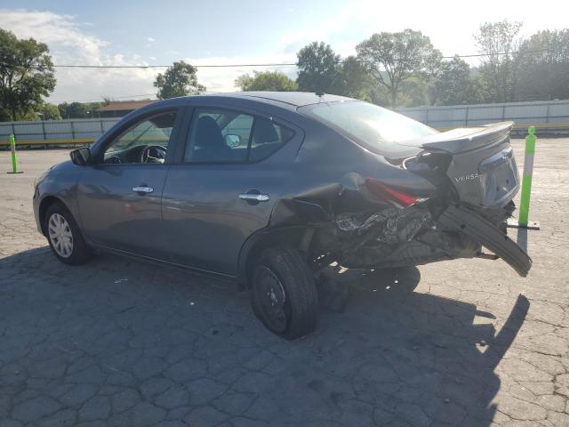 3N1CN7AP9JL812763 - 2018 NISSAN VERSA S GRAY photo 2