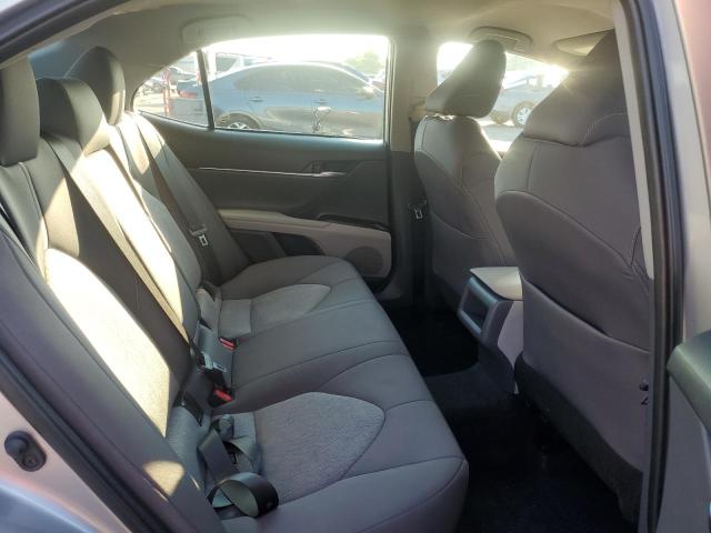 4T1C11AK5NU653516 - 2022 TOYOTA CAMRY LE 银色 照片 10