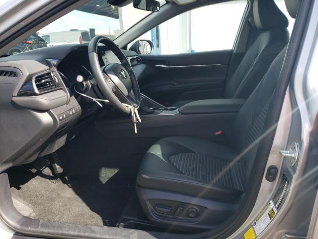 4T1G11AK8PU740928 - 2023 TOYOTA CAMRY SE NIGHT SHADE SILVER photo 7