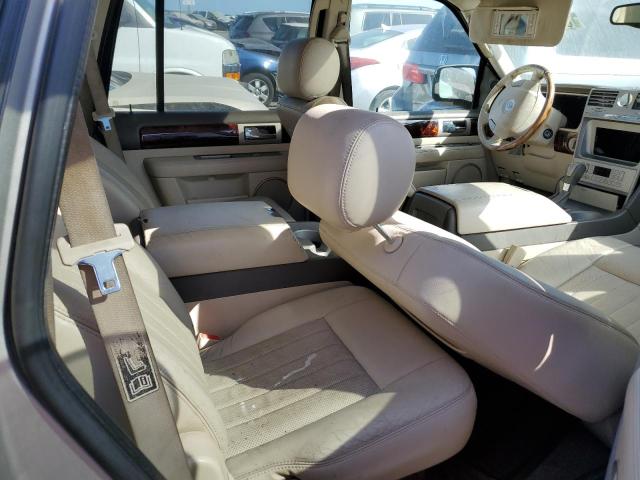 5LMFU28R84LJ02432 - 2004 LINCOLN NAVIGATOR ვერცხლისფერი ფოტო 11