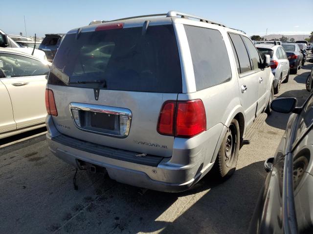 5LMFU28R84LJ02432 - 2004 LINCOLN NAVIGATOR ვერცხლისფერი ფოტო 3