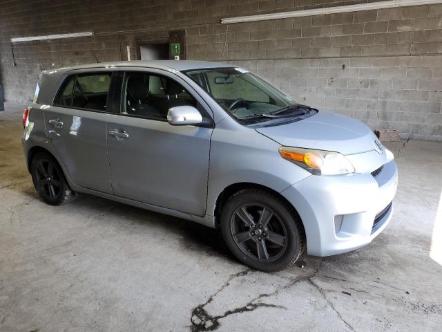 JTKKUPB43D1037073 - 2013 TOYOTA SCION XD 银色 照片 4