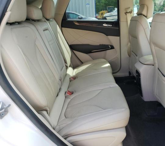 5LMCJ3C93HUL15488 - 2017 LINCOLN MKC RESERVE Beyaz fotoğraf 11