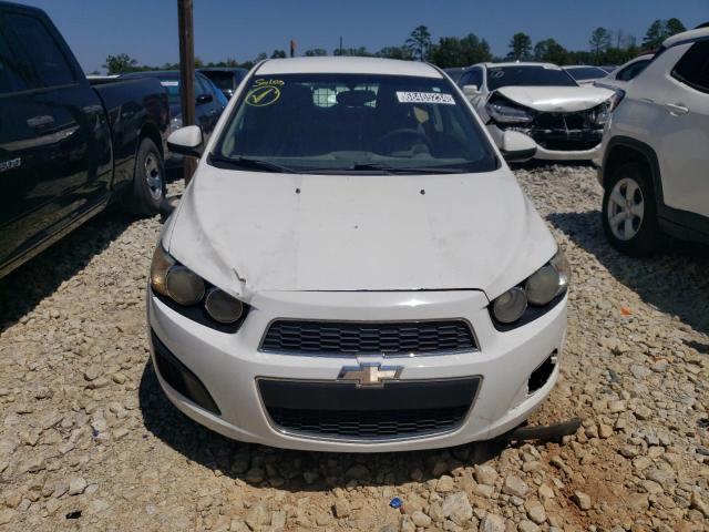 1G1JA6SH0F4207621 - 2015 CHEVROLET SONIC LS თეთრი ფოტო 5