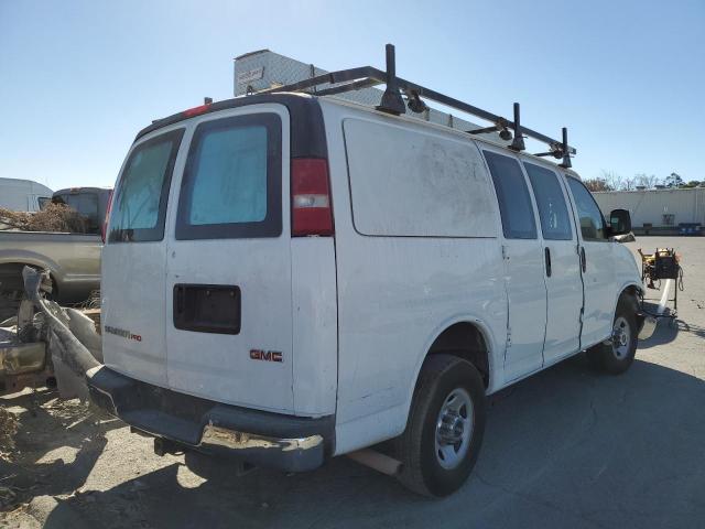 1GTHG35U071156720 - 2007 GMC SAVANA G3500 WHITE photo 3